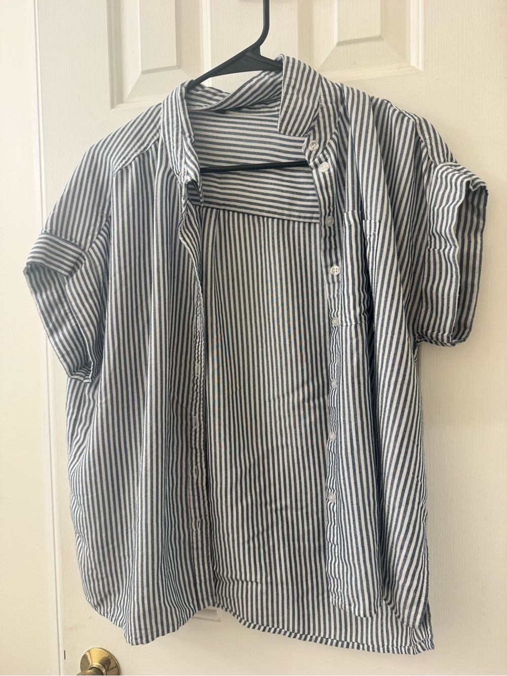 Short-Sleeve Vertical Stripe Button-Up Shirt — Blue & White
